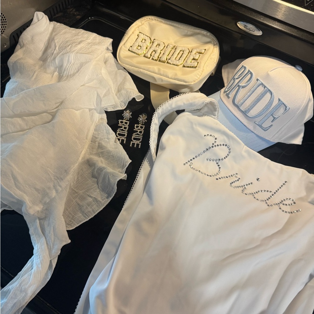 Beach Riot White Bride Accessories Set